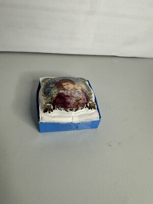 Reminiscence Limoges Porcelain Collector Trinket Box 1992 Hibel Studio #371/2500-image