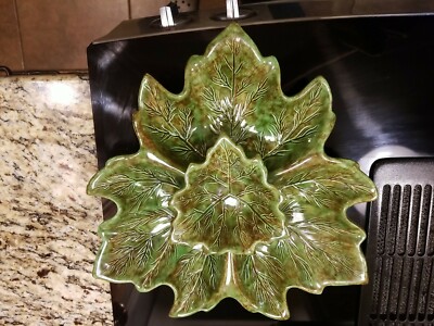 Vtg Large Ceramic Green Leaf Shaped Divided Serving Dish Tray W/Dip Bowl -image