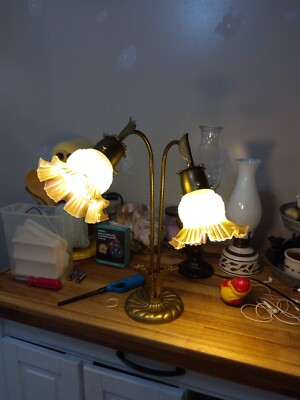 LAMPS A ANTIQUE TIFFANY STYLE 18