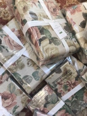 Pottery Barn Rita Floral Duvet Cover Set Neutral King 2 King Shams Lenore 3pc-image