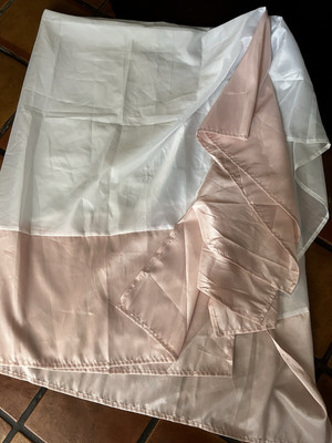 Bedskirt Madison Park Pink Queen Sz 60” x 80” Bottom - 15” Drop Polyester-image