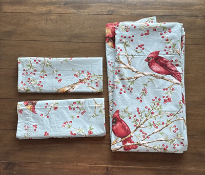 Pottery Barn Winter Cardinal Blue Queen Duvet & 2 Shams Holly Berry Branch EUC-image