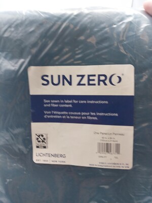 Sun Zero Panel Curtain 40in x 84in Teal -image