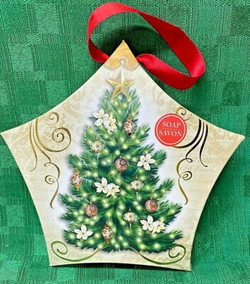 Punch Studio Cranberry Luxury Bar Soap in Star Shaped Ornament Box -image