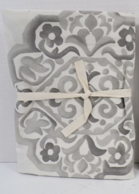 Pottery Barn Asher Medallion Organic Percale Shams Standard Gray H43-image