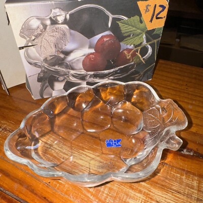 Nature's Harvest Fruit Bowl by Studio Nova - Bunch of Grapes Shape 6”-image