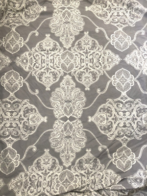 POTTERY BARN California King  Duvet Cover ALANA MEDALLION Gray White-image