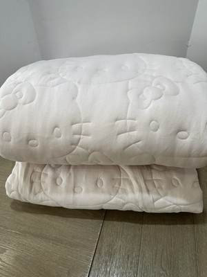 POTTERY BARN Teen Hello Kitty Quilt King Reversible jersey ivory blush IMPERFECT-image