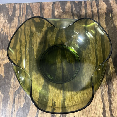 Vintage Anchor Hocking, Part of a Chip Set Viking Green Glass Large Chip Bowl-image