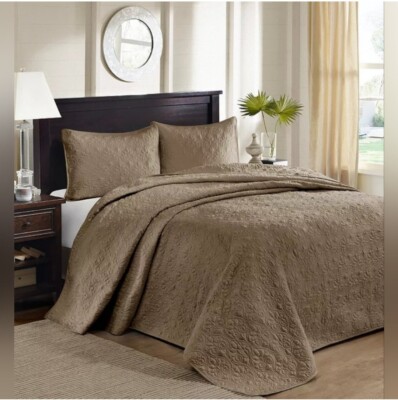 Madison Park Mansfield Reversible Oversized 3 Piece Texture Bedspread Quilt Set-image