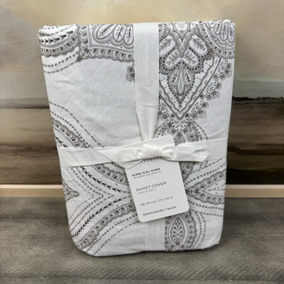 Pottery Barn Sonya Medallion Organic Cotton Duvet Cover King/Cal. King Gray NWT-image