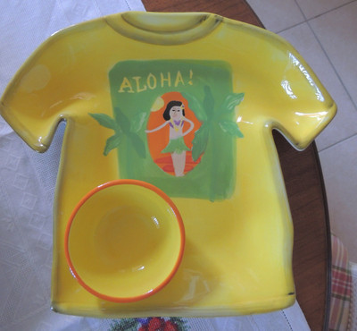 Large  Dennis East Aloha t-shirt chip dip finger food platter 16