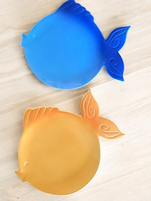 Grasslands Road Studio 100 Making Waves 11-inch Fish Shaped Plates-image