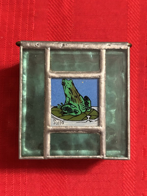 Sullo Glass Studio Signed Frog Lily Pad Hinged Trinket Box 2” x 2”-image