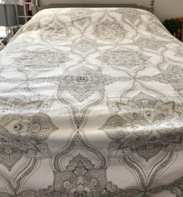 Pottery Barn Gray White Sonya Medallion Percale Queen Duvet Cover-image