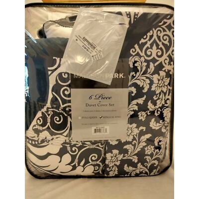 Madison Park Navy Blue White 6-piece King Duvet set with cushions-image