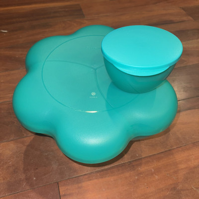 Tupperware Large 13” Chip 'N Dip Party Bowl Set With Lids In Green 4625A-1-image