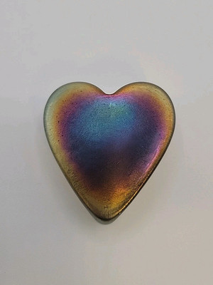 VTG Robert Held Art Glass Studio Heart Shaped Signed & Stickered Paperweight-image