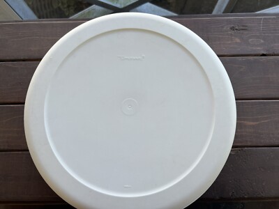 TUPPERWARE Serving Center 6-Part Divided Party Veggie Snack & Dip Tray 1665 1667-image