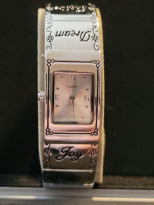 SILVER TONE LADIES WRIST WATCH STAINLESS STEEL  BASE METAL BEZEL ETCHED -image