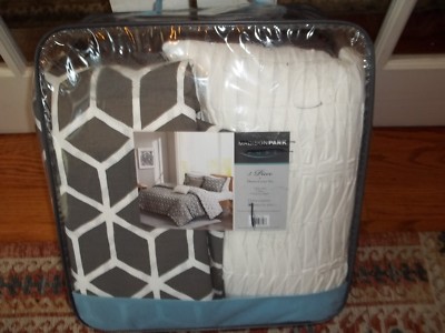 NIP Madison Park Gray White Geometric Pattern 5-pc King/Cal King Duvet Cover Set-image