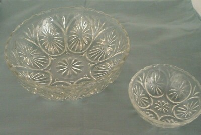BOWLS 2 MEDALLION ANCHOR HOCKING LARGE SMALL BOWL CHIPS DIP SALAD DESSERT CLEAR--image