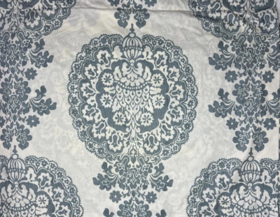 POTTERY BARN LUCIANNA MEDALLION FLORAL PORCELAIN BLUE FULL /QUEEN DUVET-image