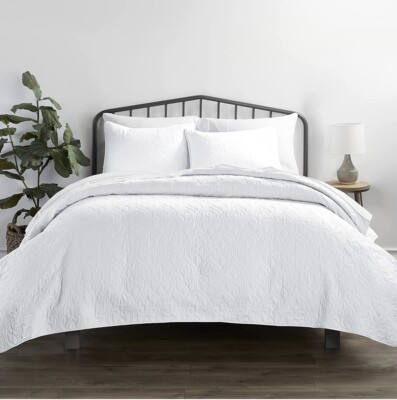 iEnjoy Home Herring Patterned Full/Queen Quilted Coverlet Set - White-image