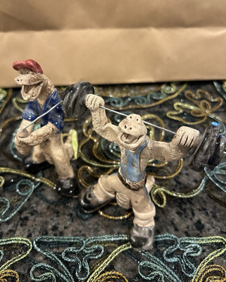 Vintage Ceramic Lizard Pair Weight lifting, Fisherman Anthropomorphic Kitschy-image