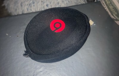 Beats by Dr. Dre Solo HD Wired On the Ear Headphones Black/Red With Case-image