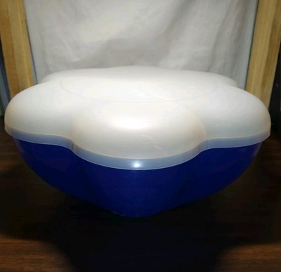 TUPPERWARE Blue Large Scalloped CHIP-N-DIP with Cover 4624 & 4625 -image