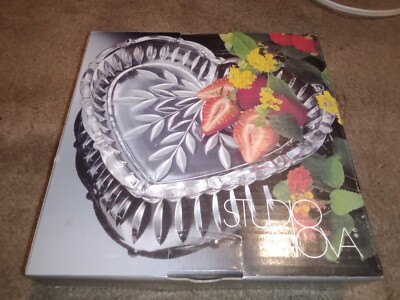 STUDIO NOVA GORGEOUS CUT LEAF HEART SHAPED CRYSTAL BOWL NEW W/ORIG. Box 9