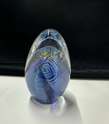 Robert Eickholt Egg Shaped Blue Iridescent Feather Pattern Glass Paperweight -image
