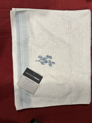 Madison Park Layla Embroidary Hand Towel-image