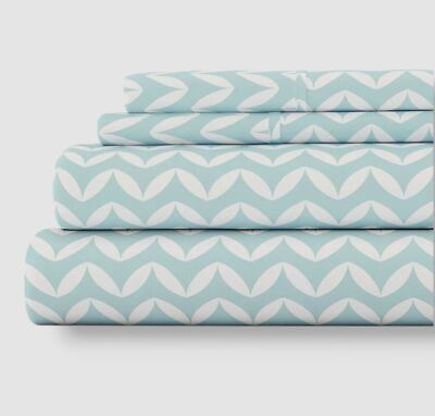 Ienjoy Home Blue Light Puffed Chevron Pattern Twin Size Sheet Set-image