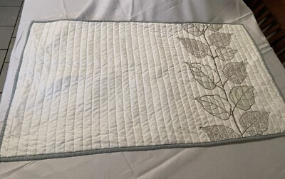 Madison Park King Pillow Shams 2 Classic Quilted W/Design Elegant  Size 35x20-image