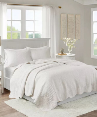 Madison Park Tuscany 3pc KING / Cal King Solid White Matelasse Quilted Coverlet-image