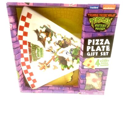 TMNT Teenage Mutant Ninja Turtles Mutant Mayhem Pizza Shaped Plate + 8 Gummies-image