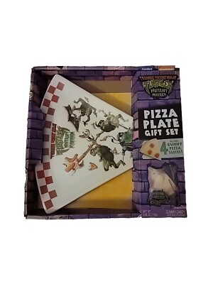 TMNT  Mayhem Pizza Shaped Porcelain Plate Gift, With Gummies-image