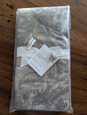 POTTERY BARN Set of 4 Stella Damask Napkins - Green - NWT-image