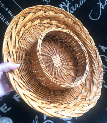 Vtg LG Round English Willow WICKER Woven BASKET Serving CHIP & DIP TRAY 15.5