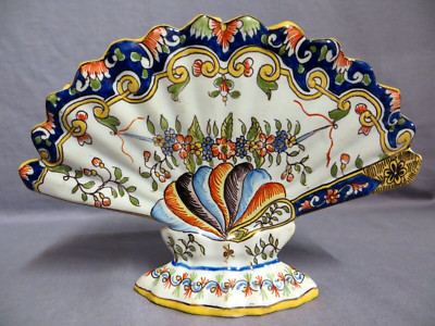 Beautiful antique Desvres French faience fan-shaped vase – Fourmaintraux Freres-image