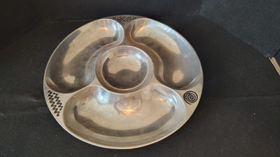 Wilton Armetale Round Chip & Dip Style Tray Reggae Pattern Serving Platter 14