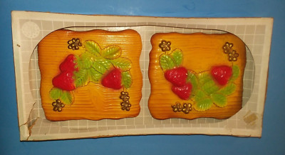 Miller Studio Chalkware Strawberries Fruit Kitchen Wall Plaques MCM Retro NOS-image