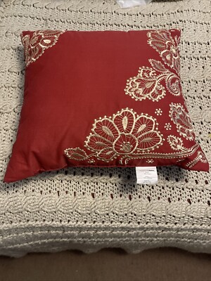 MADISON PARK Burgundy Throw Accent Pillow Tan Silk Embroidery Flowers / No Tags-image
