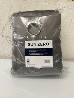 Sun Zero 1 Panel Pair, Blackout Grommet Size 104” x 84”-image