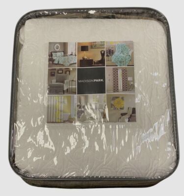 Madison Park Ivory Quebec Quilted 3-Pc. Bedspread Set Size Queen-image