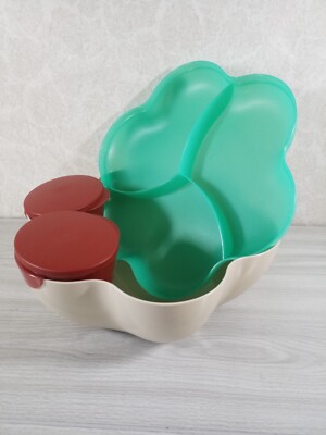 Tupperware Beige Chip n Dip Server w/Divided Green Lid #4624 & 2 Dip Bowls w/Lid-image
