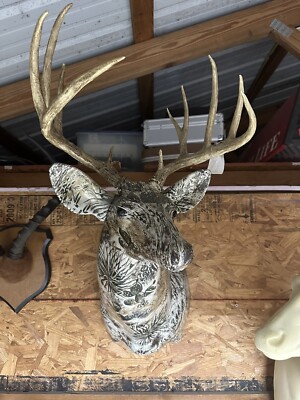 White Tail Buck Taxidermy Shoulder Mount Game Guard Hydro Dipped-image