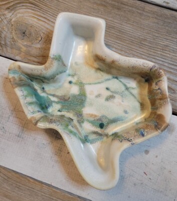 Wisnewski Signed Texas TX Shaped Drip Glaze Stoneware Studio Pottery Bowl -image